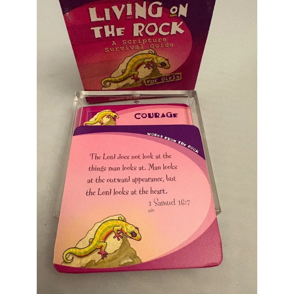 Living on the Rock Devotional Moments for Tweens Girls‎ Scripture Survival Guide